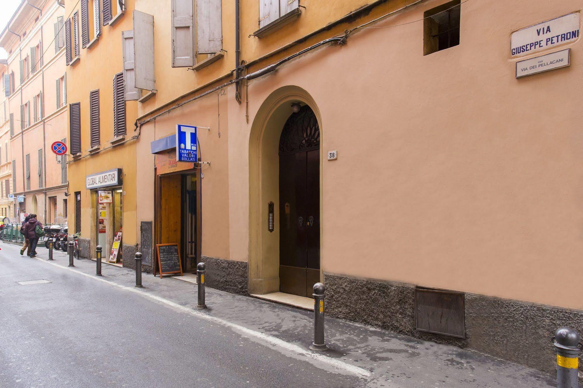 Petroni 38 By Studio Vita Bologna Luaran gambar